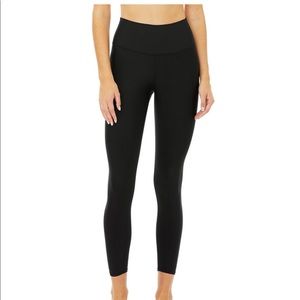 NWT ALO YOGA 7/8 HIGH-WAIST AIRLIFT BLACK LEGGING